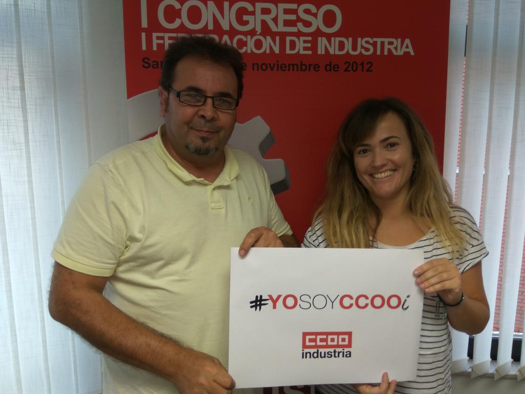 Daniel Saniguel, secretario general de CCOO de Industria de Cantabria, junto a Eva