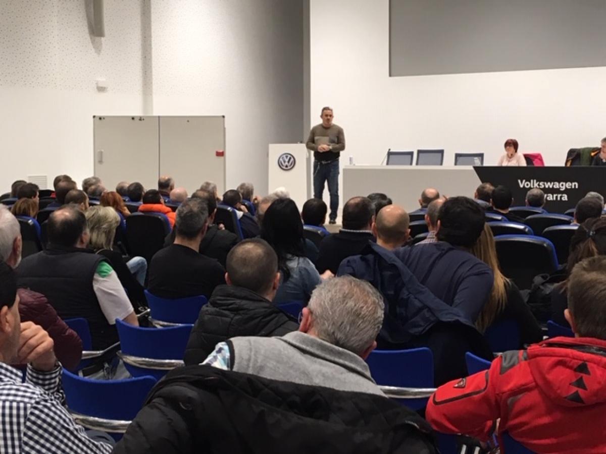 Momento de la asamblea de la seccin sindical de CCOO en VW navarra