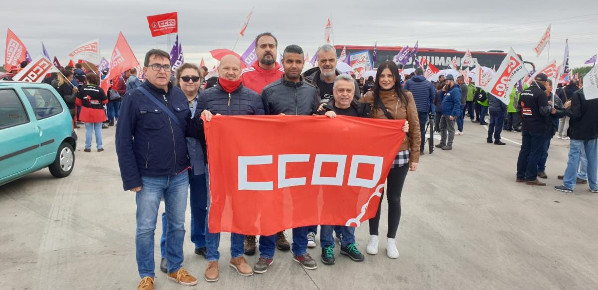 Compaeros y compaeras de Industria en Navarra presentes en la manifestacin de Leon